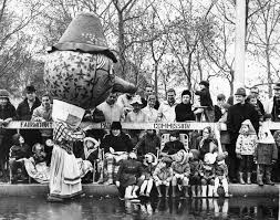 Thanksgiving day parade route philadelphia. Philly Thanksgiving Day Parade Vintage Photos Sights From The Oldest Thanksgiving Parade In The U S Phillyvoice
