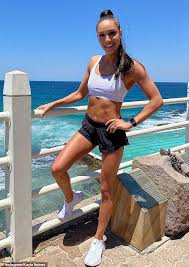 Join over 40 million women and get healthier, fitter and more confident with my workouts and recipes! D5p1eoznjknptm