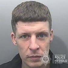 'Prolific and persistent' burglar ransacked flat above pub after wriggling  through toilet window