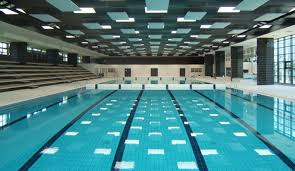 Versailles Fumee Suspecte Et Deflagrations A La Piscine Municipale 10 Employes Incommodes