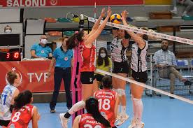 Doğuş üniversitesi voleybol takım kadrosu utku ve ulaş saydam yönetiminde cansu ceylan, i̇rem ayvaz, nevra baskın, melike topçu, özlem tuğral, öykü i̇smetoğulları, buse yıldırım, damla aksu. Nilufer 30 Macta 21 Galibiyet Aldi Voleybolunsesi