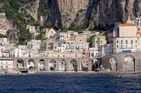 File:Costiera amalfitana 2019 -Atrani- by-RaBoe 289.jpg - Wikimedia Commons