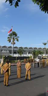 Jika pemain tcfc terpaksa 'mengikat perut' selama empat bulan susulan tidak dibayar gaji mulai julai hingga oktober 2018, pemain hanelang fc melalui kehidupan lebih perit selepas tidak mendapat gaji selama lapan bulan mulai mac hingga oktober 2018. Gaji Asn Dan Guru Di Jember Kembali Terlambat Dibayar Antara News Jawa Timur