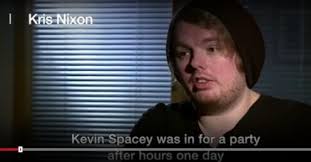 前酒吧男招待：女友刚离开，我就遭到了史派西性骚扰_手机凤凰网