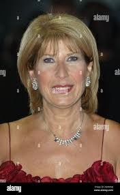 Jenny Bond's Instagram, Twitter & Facebook