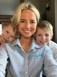 Amanda Tolley's Instagram, Twitter & Facebook