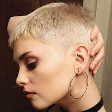 frisuren 2020 hochzeitsfrisuren nageldesign 2020 kurze frisuren pixie haarschnitt kurze pixie haarschnitte pixie frisur