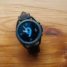 The samsung galaxy watch 4 is an important watch. G0va Chhn12cjm