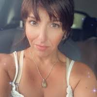 Janet Parisi's Instagram, Twitter & Facebook