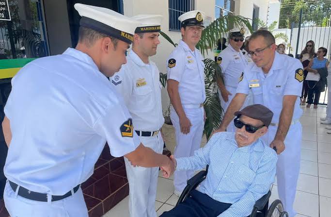 Morre o lend&aacute;rio marinheiro Caxito, aos 109 anos; ele atuou por mais de 40 anos em C&aacute;ceres - PORTAL MATO GROSSO