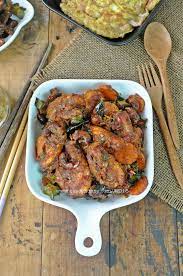 Tumbuk udang kering, hiris bawang putih dan merah. Udang Kam Heong Sedap Tak Terkata Qasey Honey