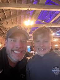 Big brother vs little brother pours and a 🐂