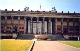 Museum in berlin, that actually presents the bigger part of the antikensammlung (antiquities collection). Berlin Lese Das Alte Museum