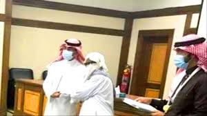 مستشفى سعودي يكرم استشارية عدنية كر م مستشفى د سليمان فقيه في جدة بالمملكة العربية السعودية عدن الأطباء السعودية Www Alayyam Info In 2020 Talk Show Talk