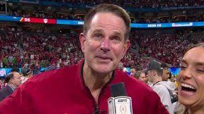 Mason Ritter fights off defender for and-1