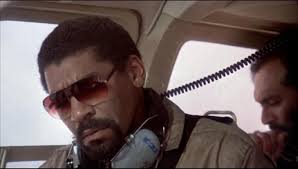 Everyone saying LL Cool J was the first black man to survive an entire  horror movie...lies 🤣 #IceCube #anaconda