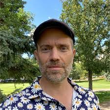 Wes Mcnutt's Instagram, Twitter & Facebook