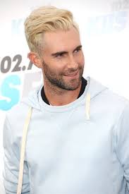 Prima david beckham, poi ignazio moser, quest'estate gli uomini più hot sfoggiano capelli cortissimi e decolorati, tendenza che ci riporta . Colore Capelli Uomo Ossessione Biondo Platino Globelife