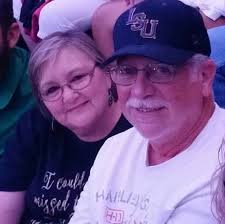 Mobile dog groomer for small dog nail trims