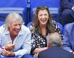 Nostalgia - Jon bon Jovi enjoying his old age with his highschool  sweetheart Dorothea Hurley. | Facebook