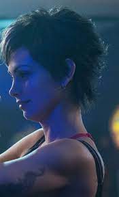 Love This Hairstyle On Morena Baccarin As Copycat In Deadpool Morena Baccarin Deadpool Morena Baccarin Morena