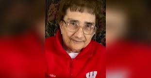 Betty Tennant's Instagram, Twitter & Facebook