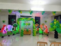 A safari theme table setting. Jol Events Pa Twitter Jungle Theme Decoration For Kids Birthday Party Feel Free To Call On 8459776398 For More Details Pune Jungletheme Balloondecoration Balloondecorationinpune Balloondecoratorspune Safaritheme Junglethemeparty Mumbai
