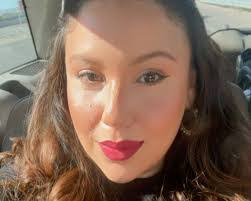 Lori Rowley's Instagram, Twitter & Facebook