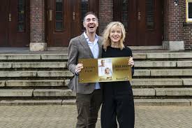 Gedda houdt zóveel van jan dat hij het er benauwd van krijgt. De Beentjes Van Sint Hildegard Bekroond Met Gouden Film Nederlands Film Festival