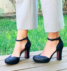 Pin En Chie Mihara Fall Winter 17 18