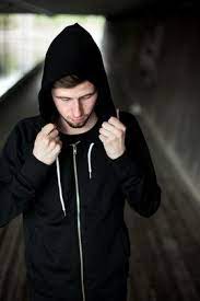 Derfor Stiller Alan Walker Med Maske Pa Scenen Alan Walker Allen Walker Fotograf