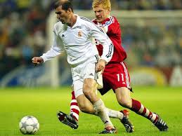 Xem trải nghiệm và đánh giá nhanh s. Zinedine Yazid Zidane And Stefan Effenberg Champions League League Bayern