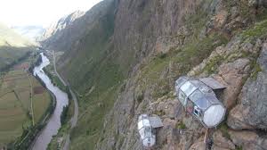 O vale sagrados dos incas fica entre cuzco e machu picchu, a 2.800 metros de altitude, no vale do rio urubamba. Desfrute Do Vale Sagrado Dos Incas Em Uma Destas Capsulas A 120 Metros De Altura Archdaily Brasil