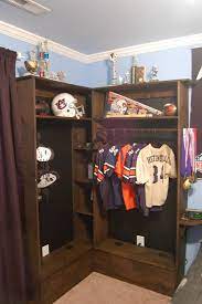 Just the photo for pinspiration. 10 Locker Room Bedroom Ideas Most Stylish As Well As Interesting Boys Bedroom Decor Locker Bedroom Bedroom Design Diy
