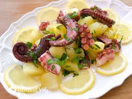 Come preparare e cucinare il polpo all'insalata congelato, la preparazione e il procedimento per la cottura. Insalata Di Polpo Con Patate Ricette Al Volo