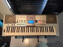 Seperti diskon, potongan harga melalui ecoupon. Yamaha Psr E403 Keyboard Piano Music Media Music Instruments On Carousell