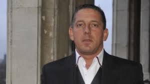 Costin mărculescu a fost găsit mort în baia apartamentului în care locuia, fiind în stare de degradare și mort de 3 zile. Video Costin MÄƒrculescu A Murit Artistul A Fost GÄƒsit FÄƒrÄƒ Suflare In Propria CasÄƒ