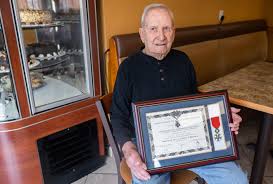 98-year-old Navy veteran of D-Day, Samuel 'Jim' Hanna