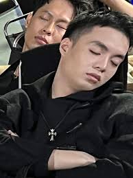 Không cùng chương trình nhưng Phạm Đình Thái Ngân lại 'so kè' với Quốc Thiên