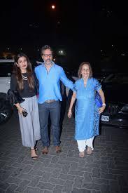 Behindwoods On Twitter Raveena With Family Spotted At Nara Thai Bkc Bandra The jr nara line runs between kyoto and nara with stops at important sightseeing locations, tofukuji, inari and uji along the way. family spotted at nara thai bkc bandra