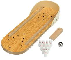 Hergestellt aus hochwertigem holz und ungiftiger farbe, sicher und harmlos für die gesundheit der menschen. Mini Bowlingbahn Aus Holz Fur Zuhause Oder Auf Reisen