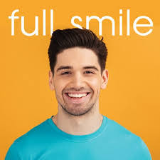 Mikki Webb's Instagram, Twitter & Facebook