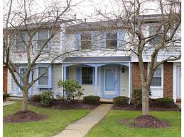 Shadow Club Shadow Dr Shadowlawn Dr Pittsburgh Pa 15236 Townhouse Community 6 Miles South Of Downtown Pittsb Townhouse South Hills Pittsburgh Neighborhoods