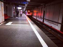 În apropiere se află liceul costin kirițescu, piața veteranilor, cora lujerului, pasajul lujerului și plaza romania. Aws8nya2ewfdlm