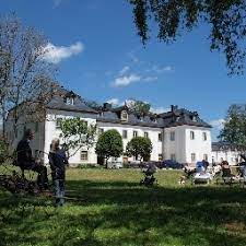 Schloss wernersdorf (pakoszów) bad warmbrunn palais schaffgotsch bad warmbrunn (now cieplice sląski zdrój palace) was the palace of the count of schaffgotsch. Schlesien Neues Schlosshotel Palac Pakoszow Im Hirschberger Tal Das Polen Magazin