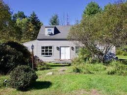 298 Milton Rd Warren Ct 06754 Mls 170180659 Zillow Foreclosed Homes Home And Family Types Of Houses