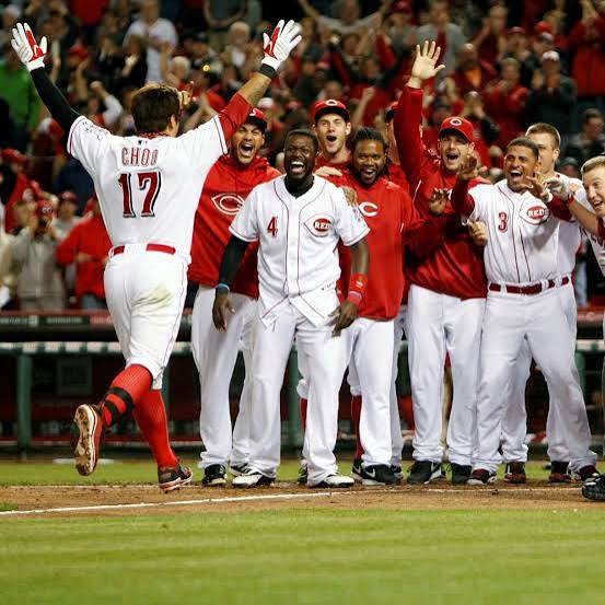 Reds hit back-to-back 9th-inning HRs, walk off winners