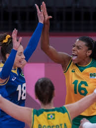 Jogando diante da china, o brasil sofreu o revés diante das adversárias, que não tinham escalado suas melhores jogadoras para a partida. Uenacqwpnohh9m
