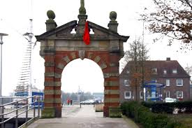 Durch eindeichungen war der zugang der stadt zum meer stark eingeschränkt und wurde nur noch durch das norder tief aufrechterhalten. Emden Sehenswurdigkeiten Stadte Emden Goruma