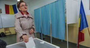 Grapini a făcut numeroase greșeli, dovedind mari lacune în cunoașterea acestei limbi. Maria Grapini Arhiva Pressalert Ro